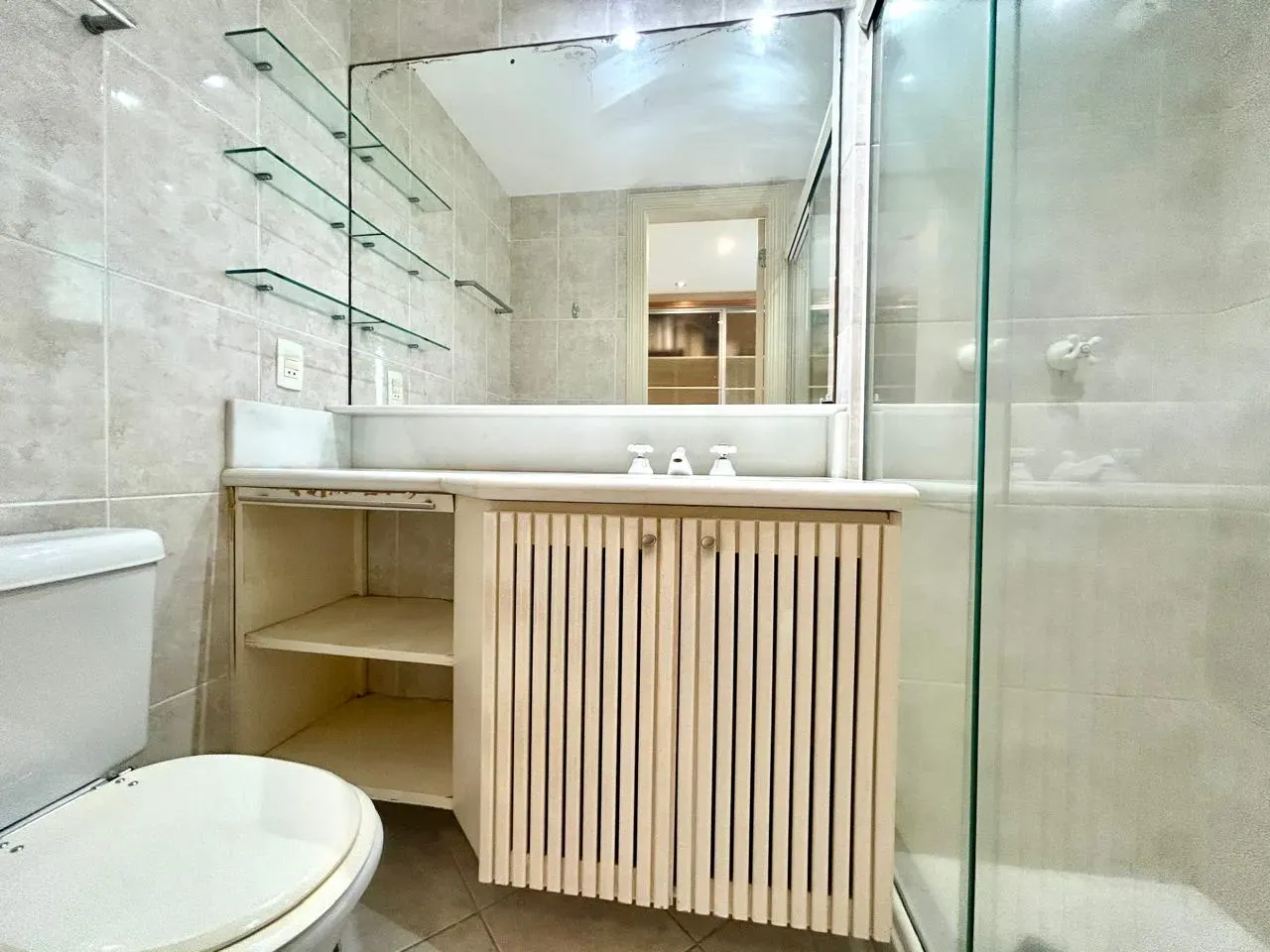 165 m² apartment with 4 bedrooms and 4 bathrooms — photo 23