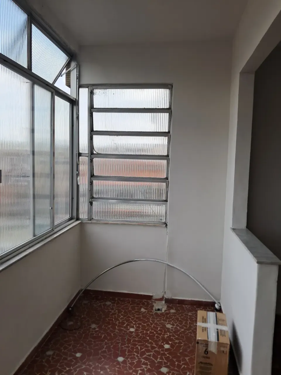Apartment with a balcony, 2 bedrooms and 1 bathroom — photo 8