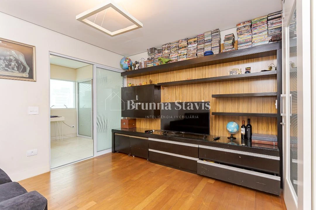 Furnished apartment of 379 m² with 3 en-suite suites — photo 33