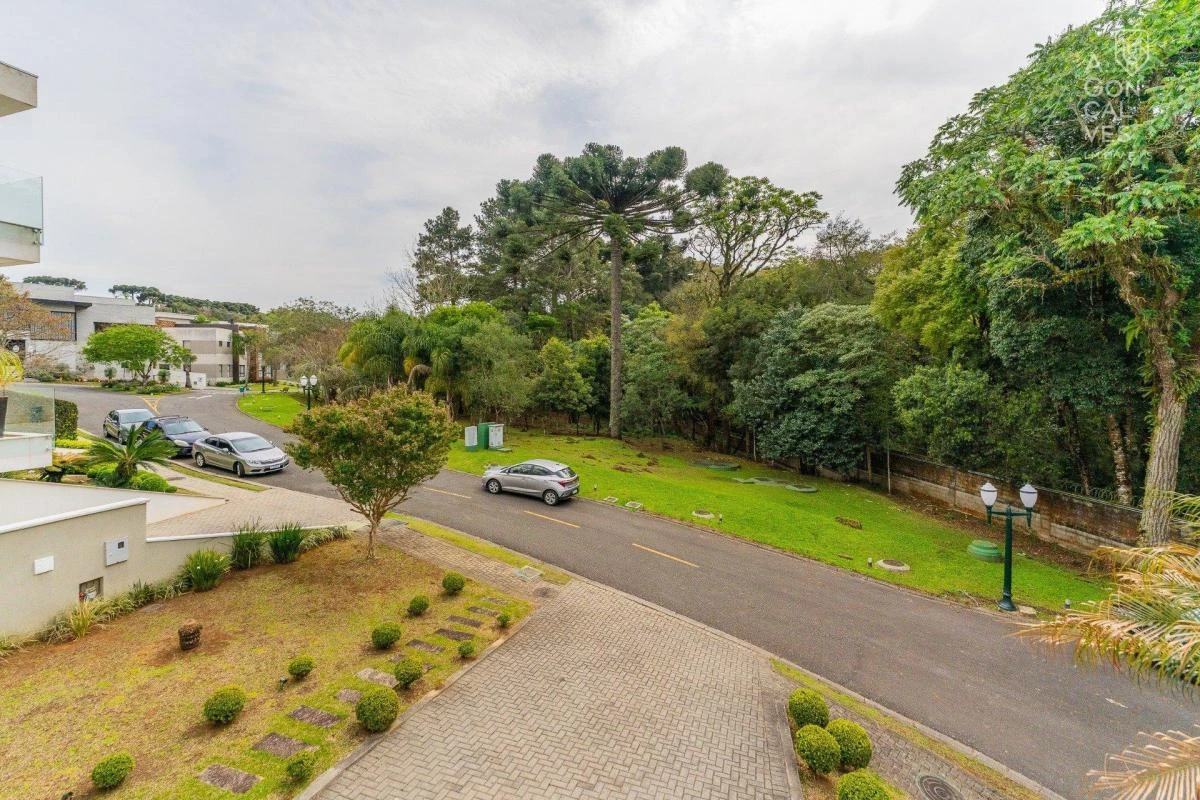 4-bedroom house with floor-to-ceiling windows in Curitiba — photo 32