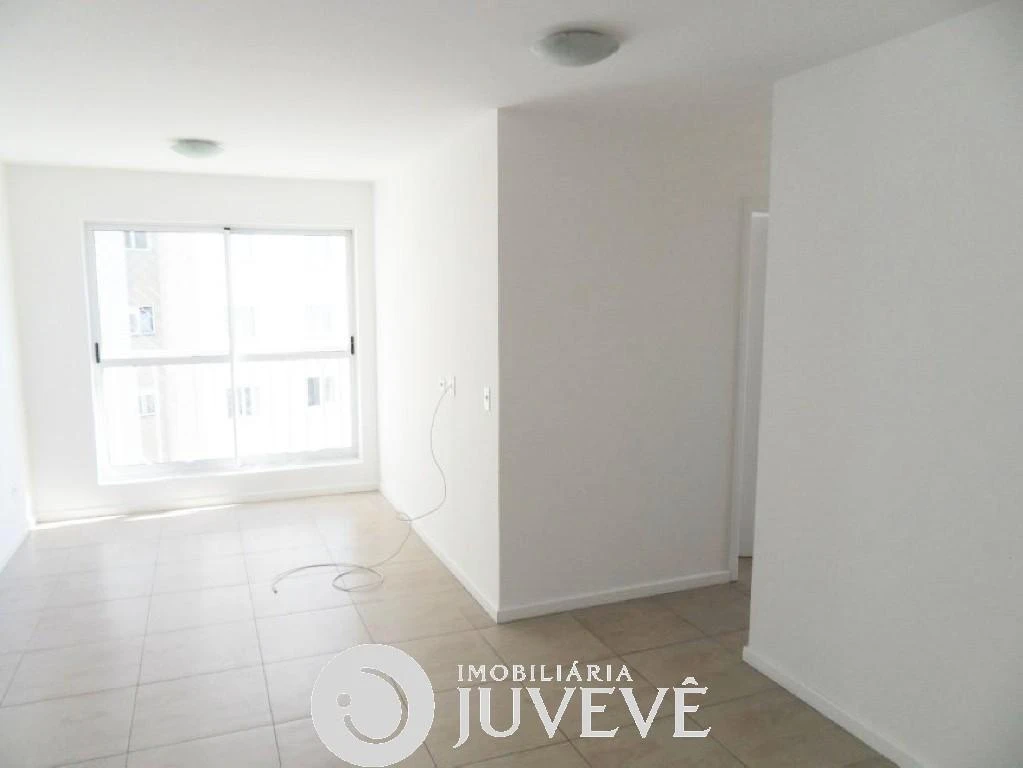 3-bedroom apartment in a building with a pool — photo 5