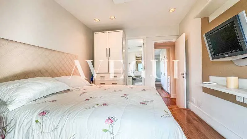 Apartamento sem mobília com 3 dormitórios e varanda fechada — photo 13