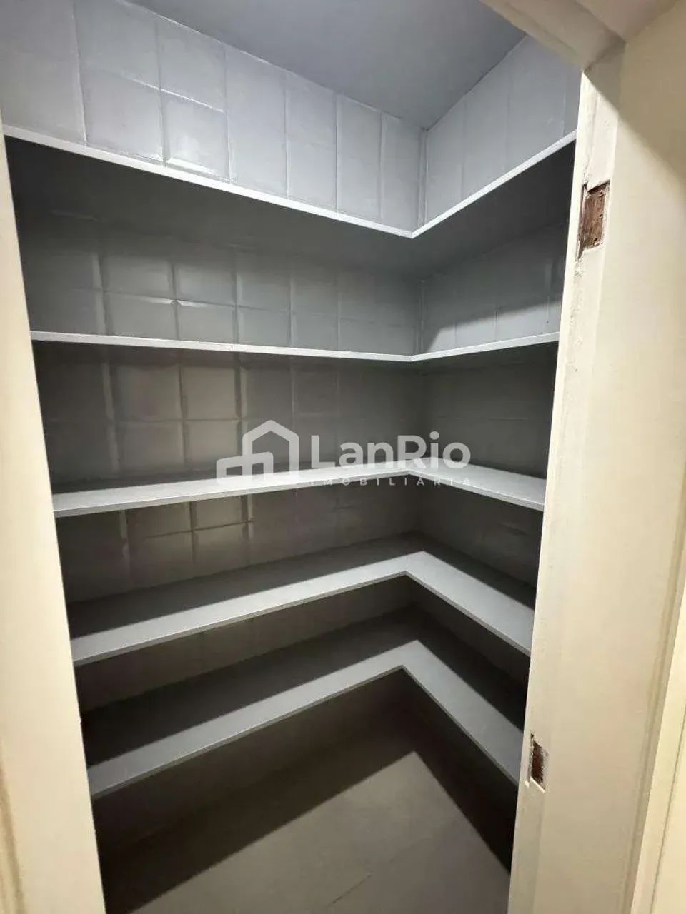 Casa com 4 quartos e 5 banheiros, 4 vagas e varanda — photo 7