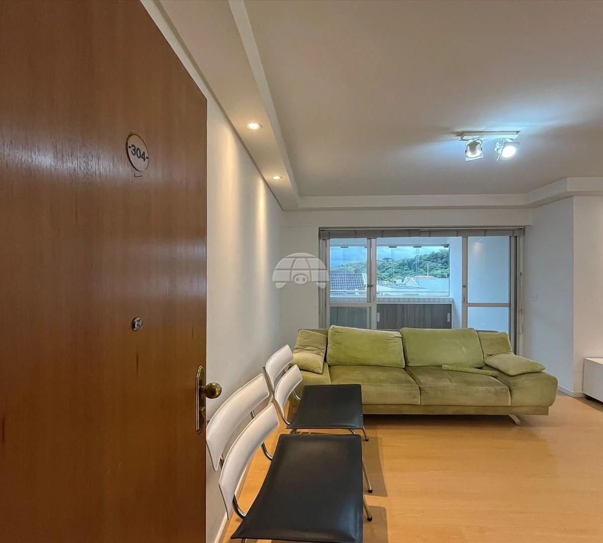 3-bedroom apartment with a bathtub in Curitiba — photo 7