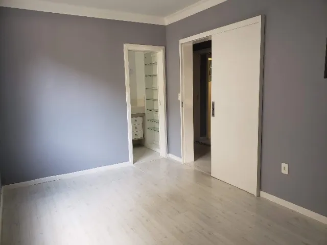 Деревянный пол или ламинат и 3 спальни: квартира 80 м² — photo 10