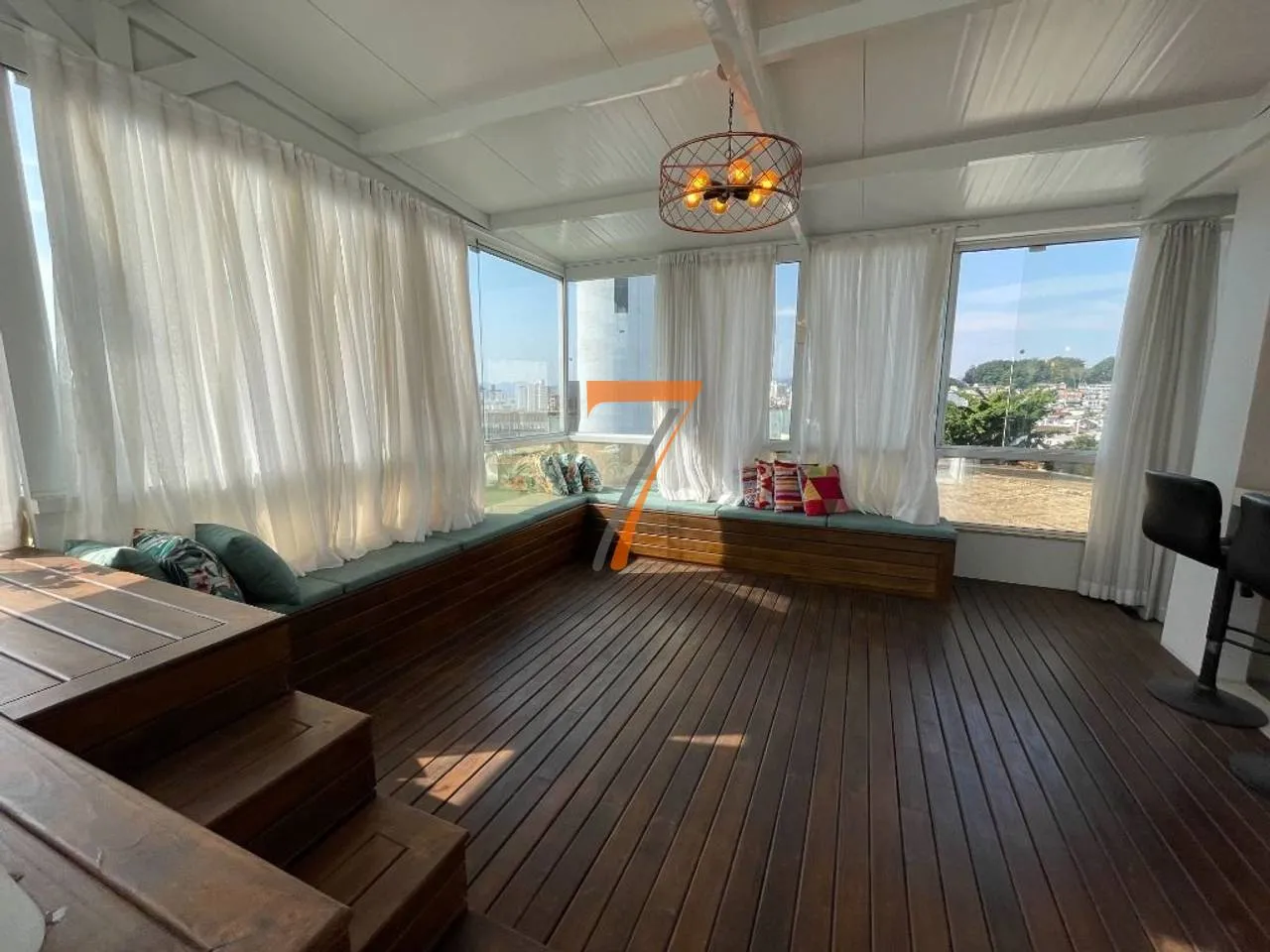 Furnished penthouse with 2 en-suite bedrooms and 210 m² — photo 7