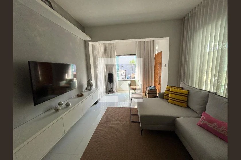 Home office in a 3-bedroom house, 197 m² — photo 14