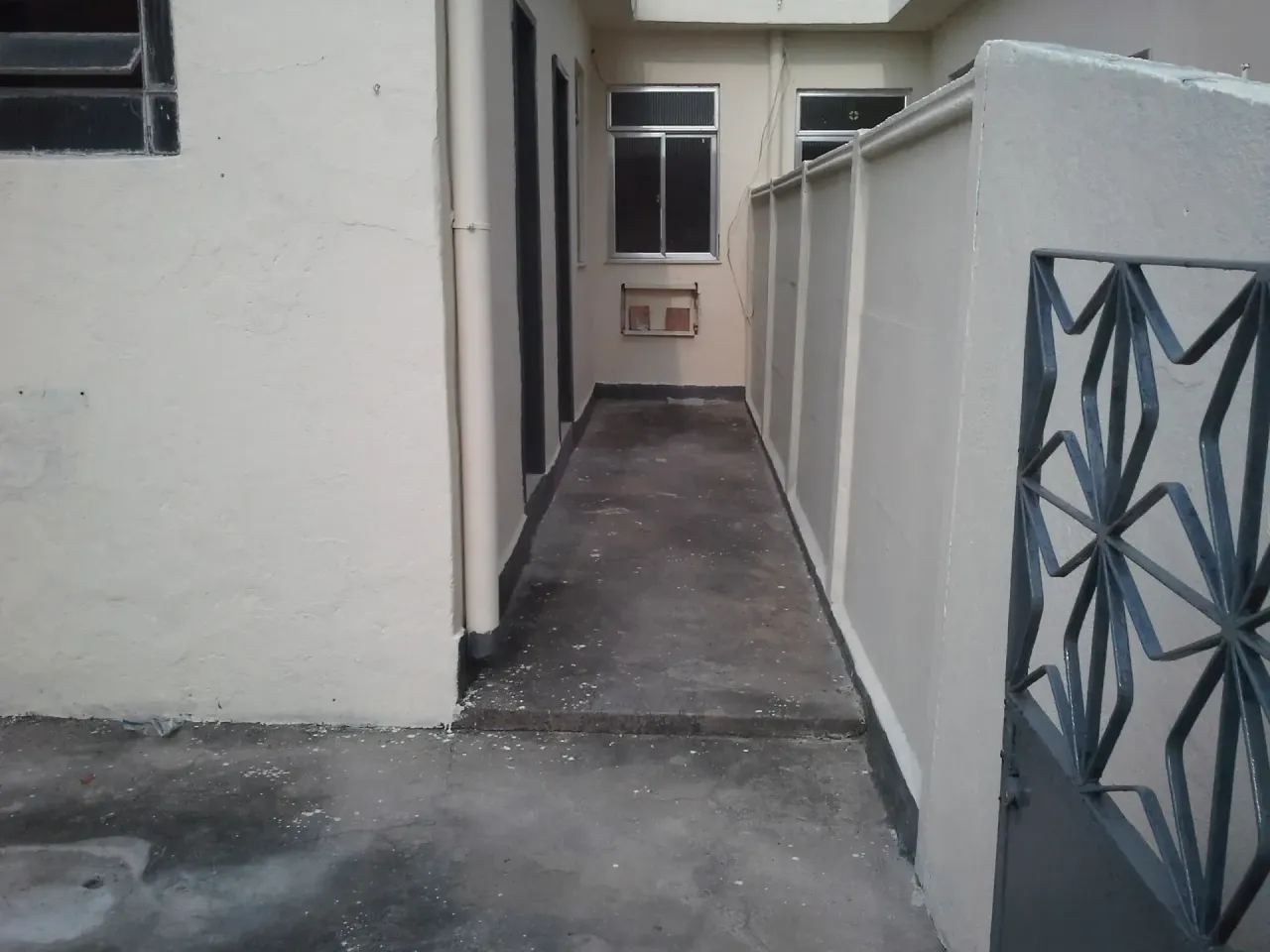 1-bedroom house with 1 bathroom and no parking spot — photo 7