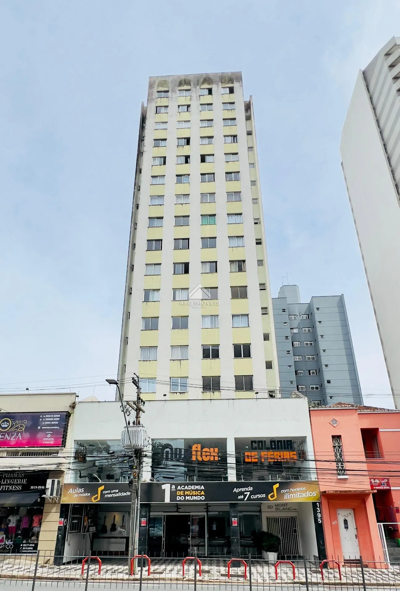 One-bedroom apartment with a washing machine in Curitiba — photo 15
