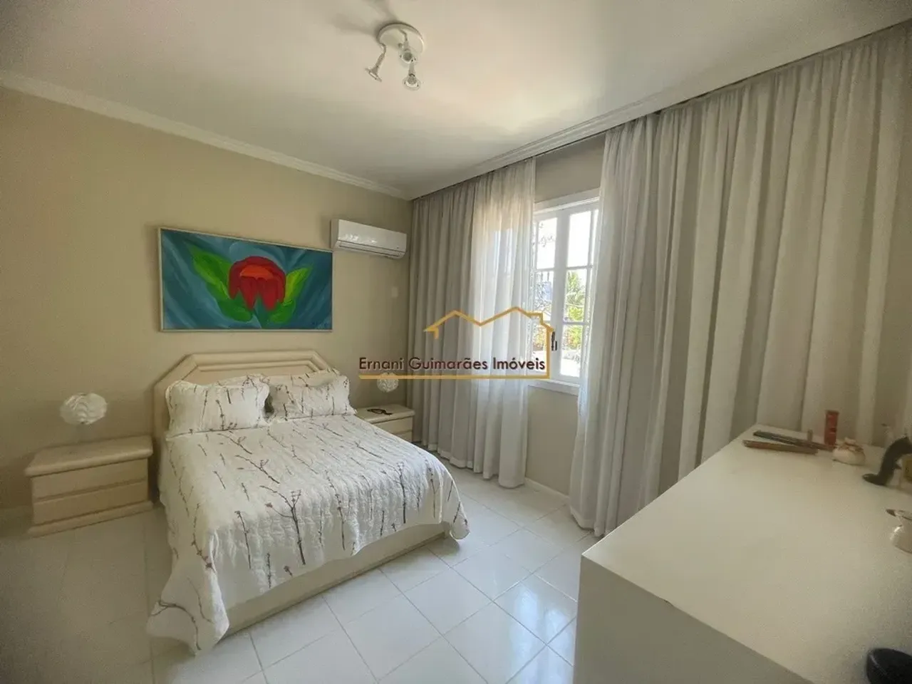Casa com 5 quartos e 5 banheiros, 4 vagas e varanda — photo 3