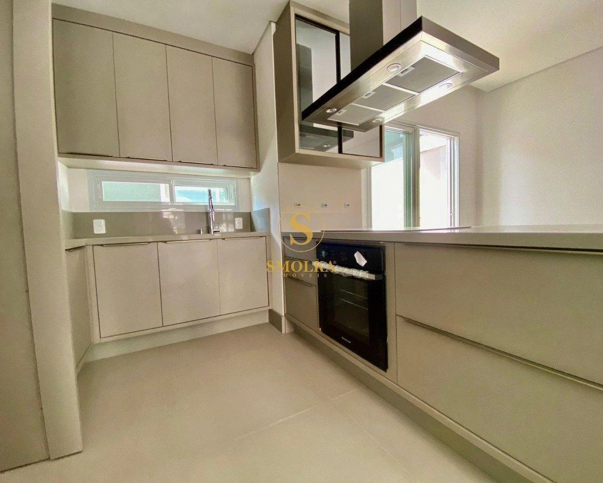 184 m² rental home with 4 en-suite bedrooms — photo 3