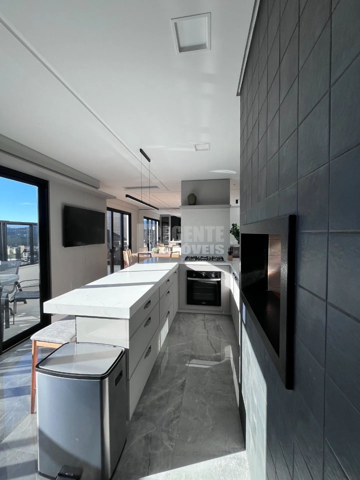 Apartamento amueblado de 2 dormitorios con balcón — photo 19