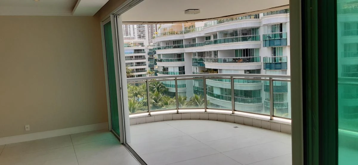 Unfurnished apartment with 4 en-suite bedrooms and 292 m² — photo 11