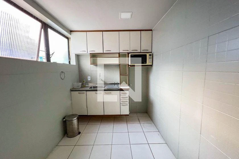 Apartment with 8 bedrooms, 3 bathrooms and 350 m² — photo 42