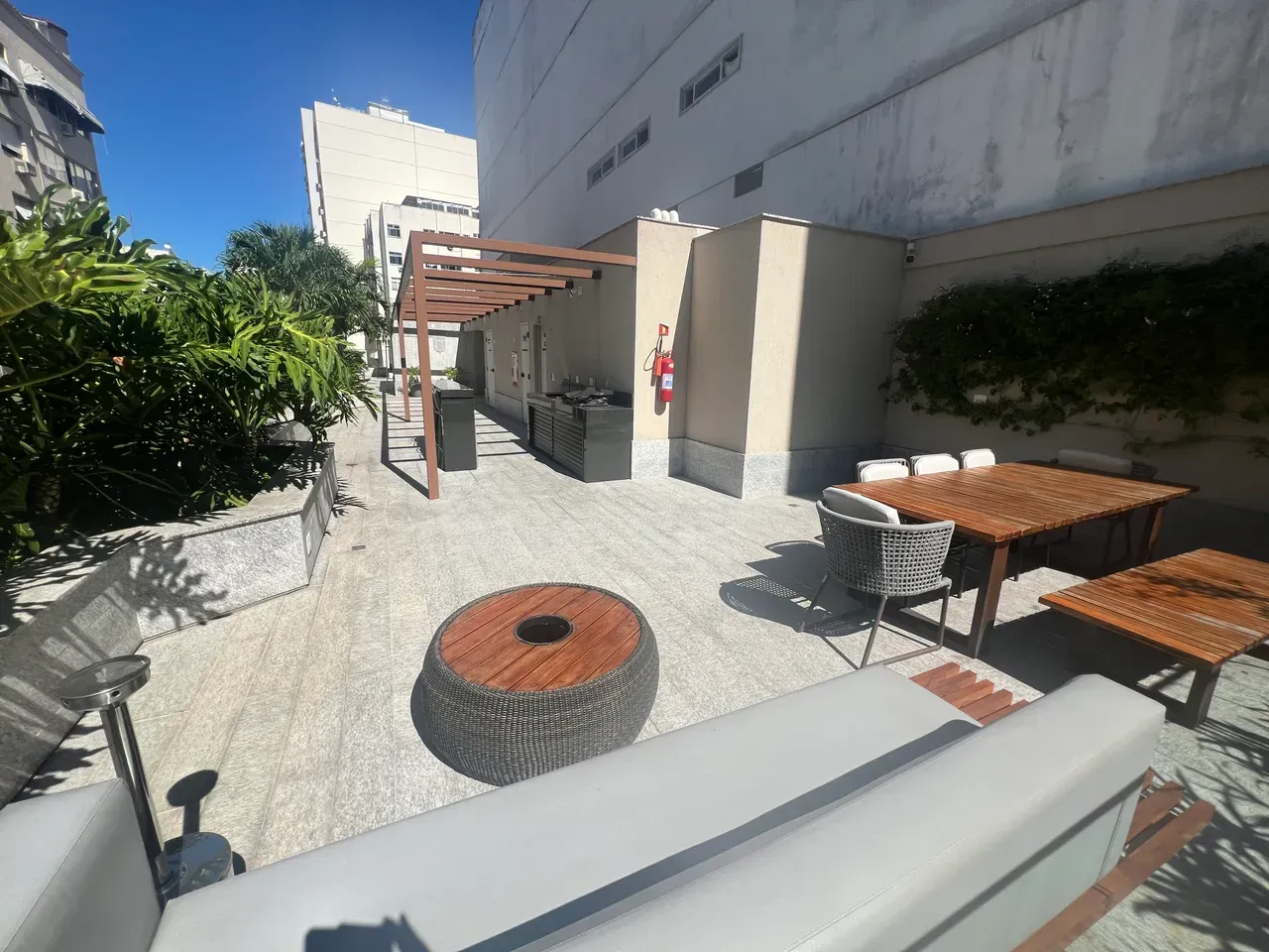Furnished apartment, 68 m², with a grill on the balcony — photo 35