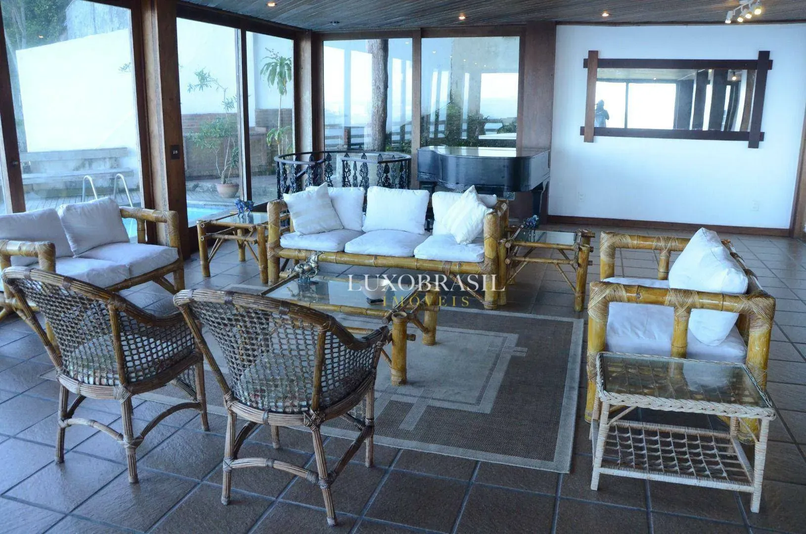 800 m² house with 5 bedrooms and 5 bathrooms — photo 45