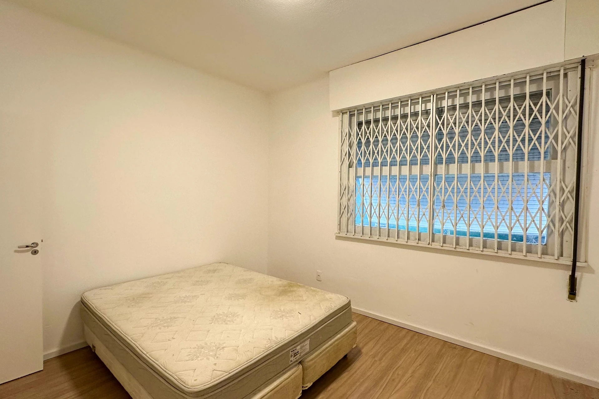 Washing machine in a 4-bedroom apartment, 168 m² — photo 13