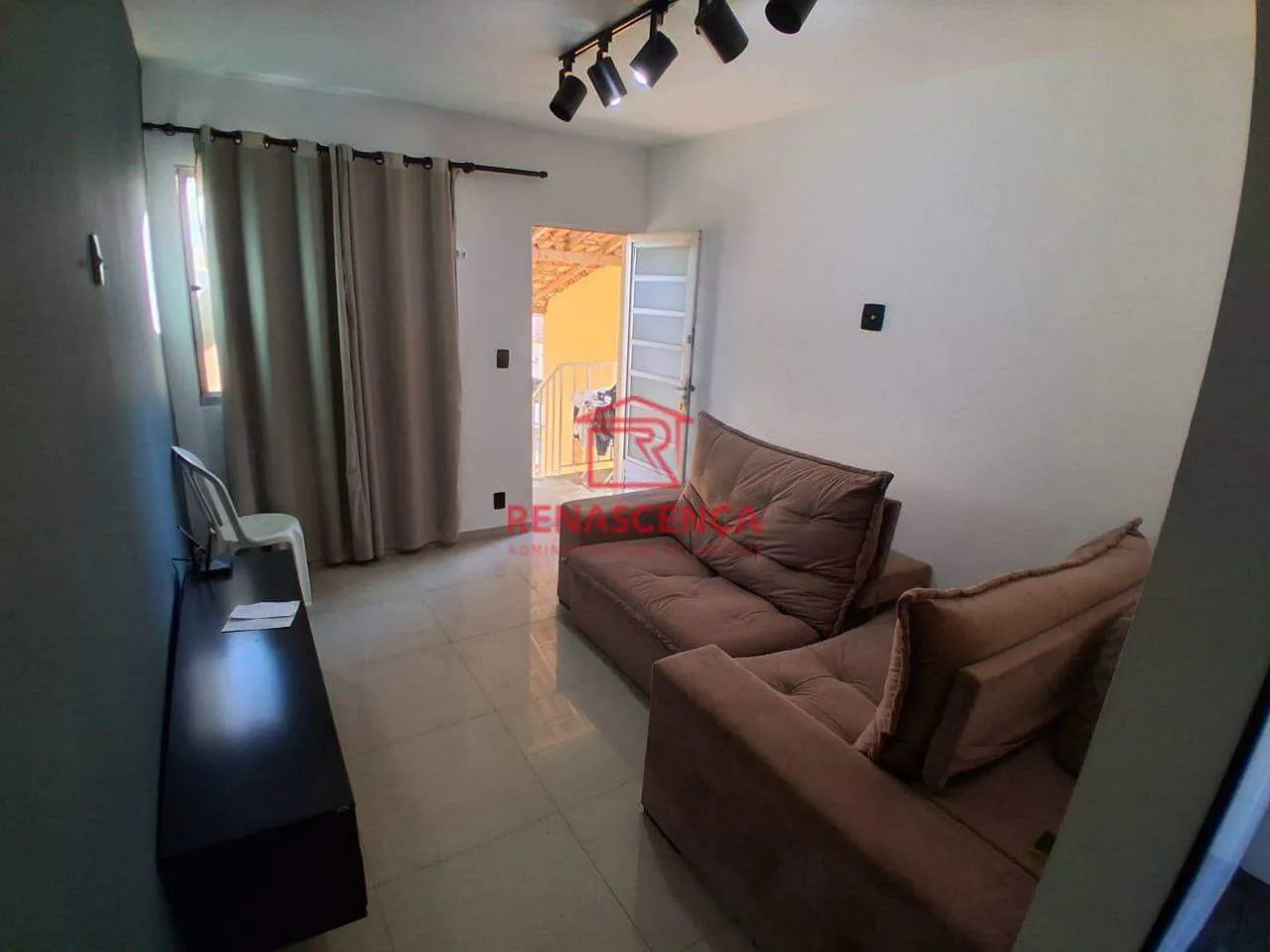 Apartamento com 2 quartos e cozinha separada
