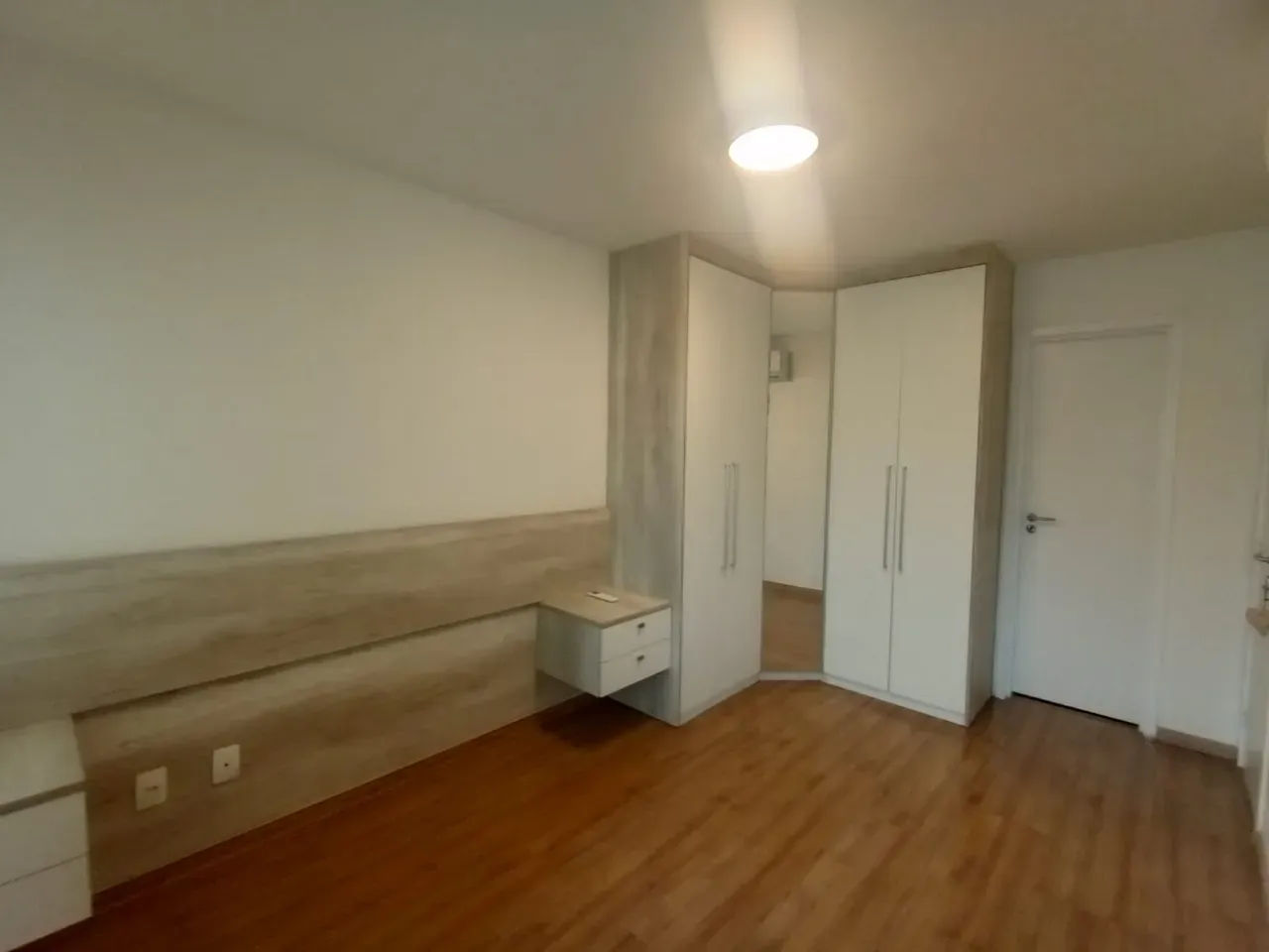 2-bedroom apartment with enclosed balcony and parking — photo 3