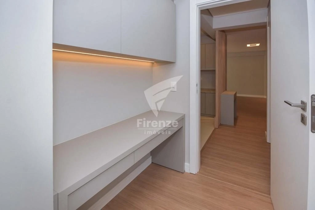 3-bedroom apartment with a home office in Curitiba — photo 44