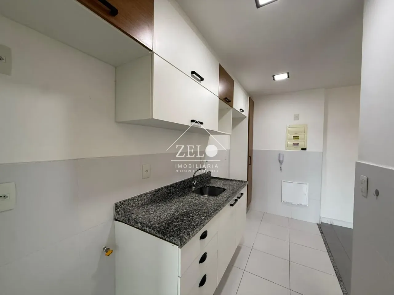 2-bedroom apartment with open-plan gas kitchen — photo 2