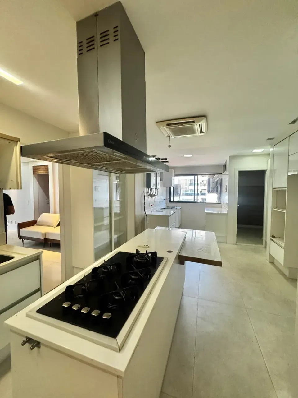 Unfurnished apartment with 3 bedrooms and open kitchen — photo 9