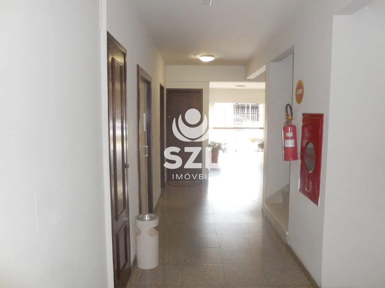 Walk-in closet in a 2-bedroom apartment, 87 m² — photo 22
