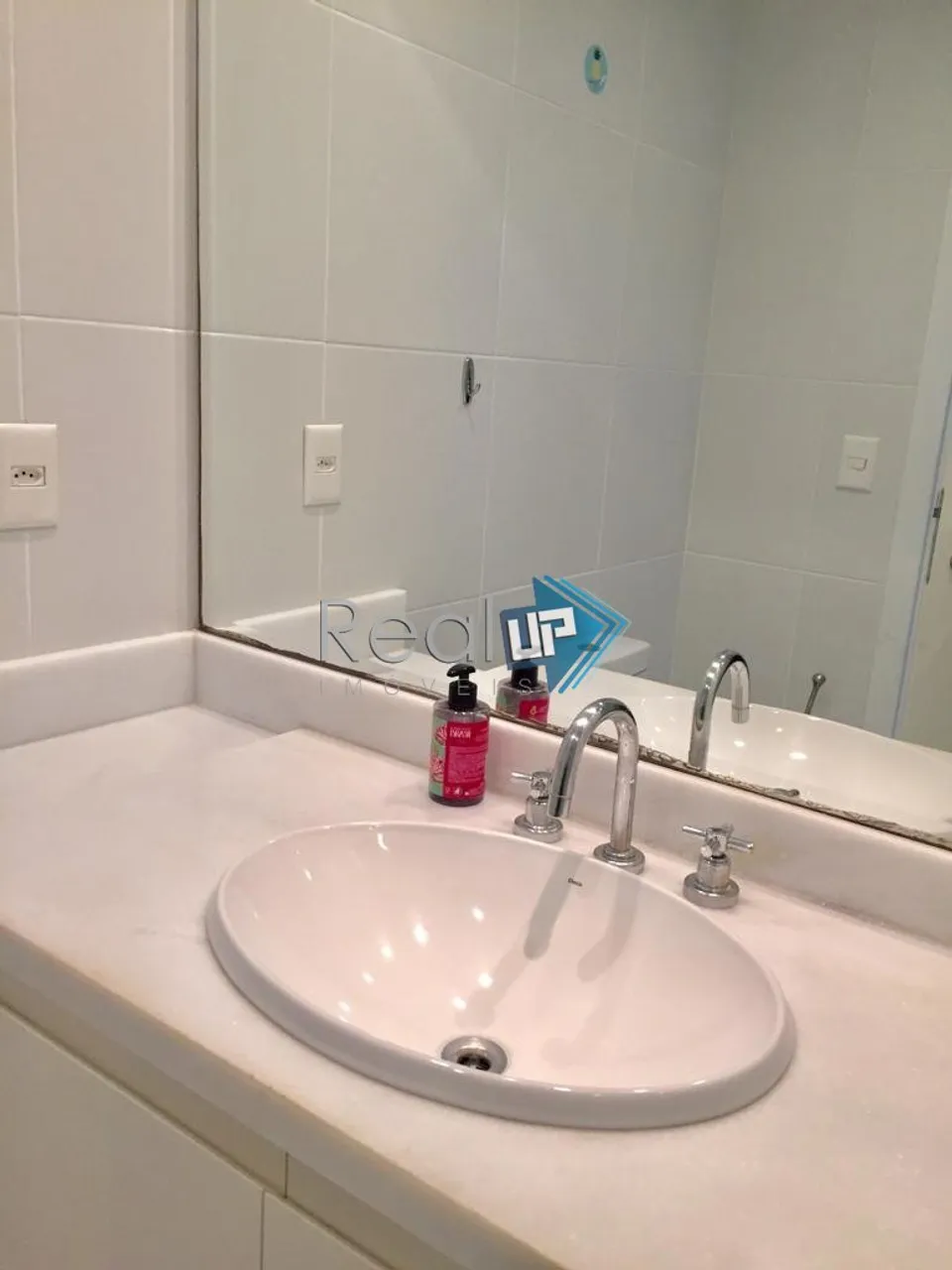 Furnished apartment with 2 bedrooms and a balcony — photo 7