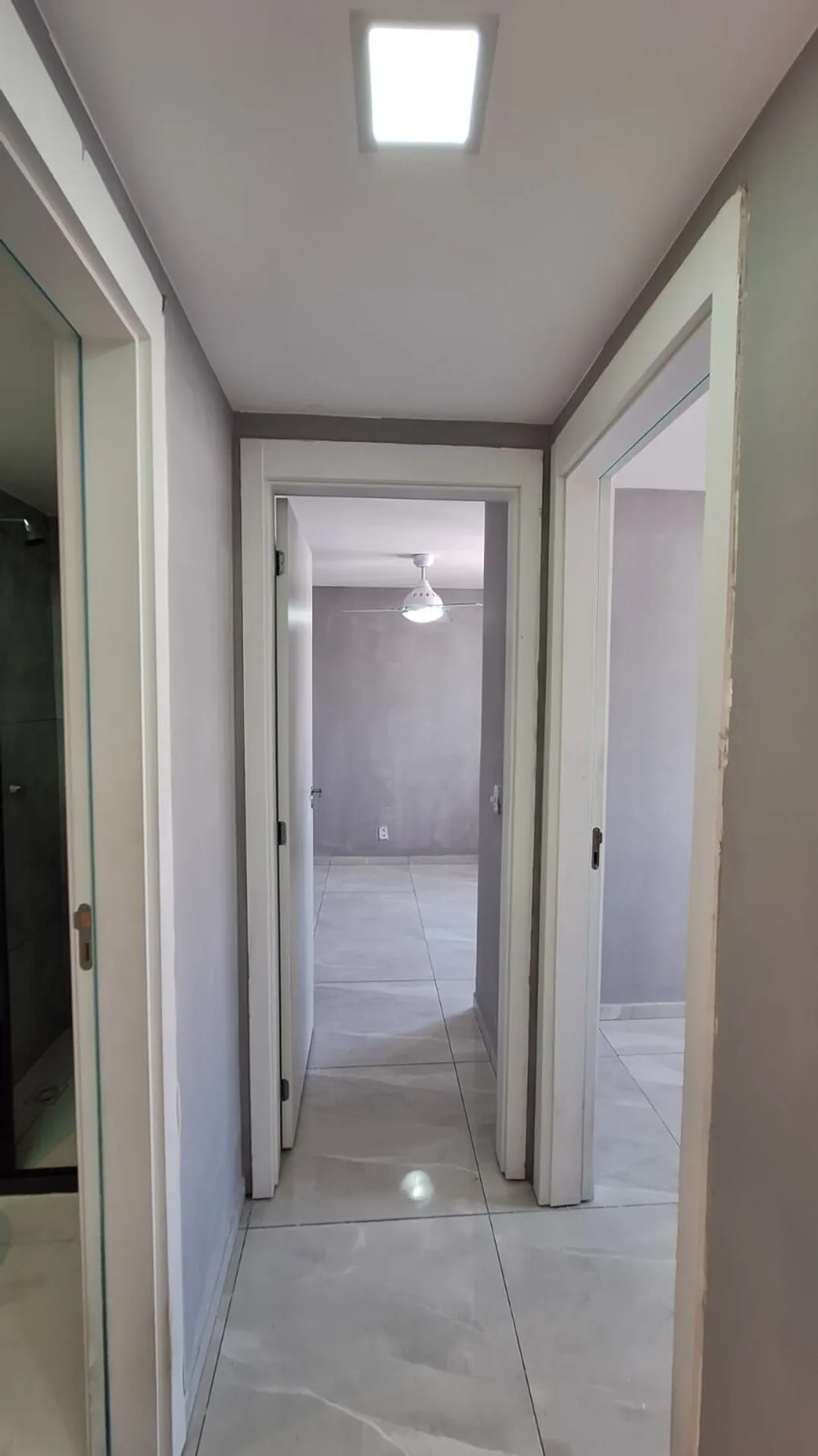 2-bedroom apartment in a building with a gym — photo 9