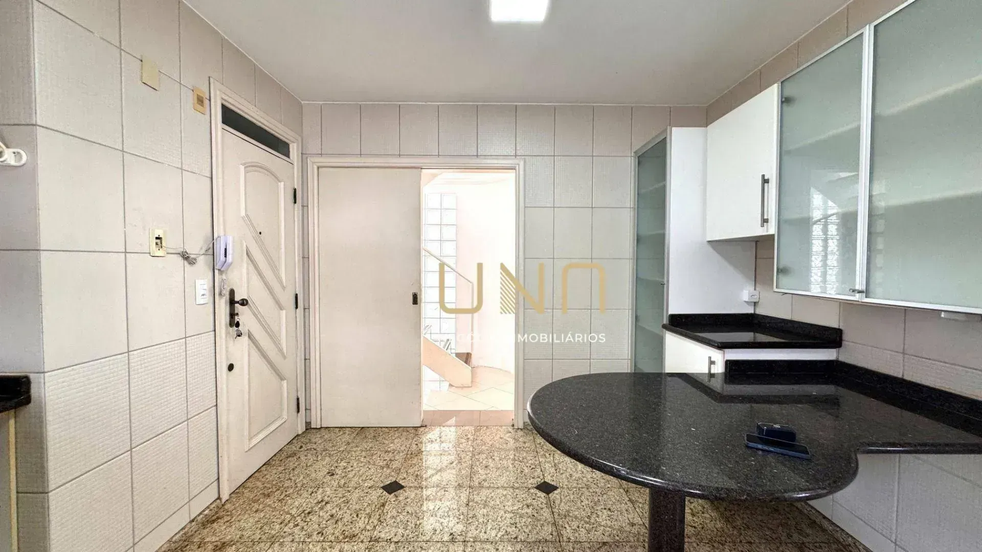 Cobertura mobiliada com 4 suítes e 5 banheiros, 415 m² — photo 39