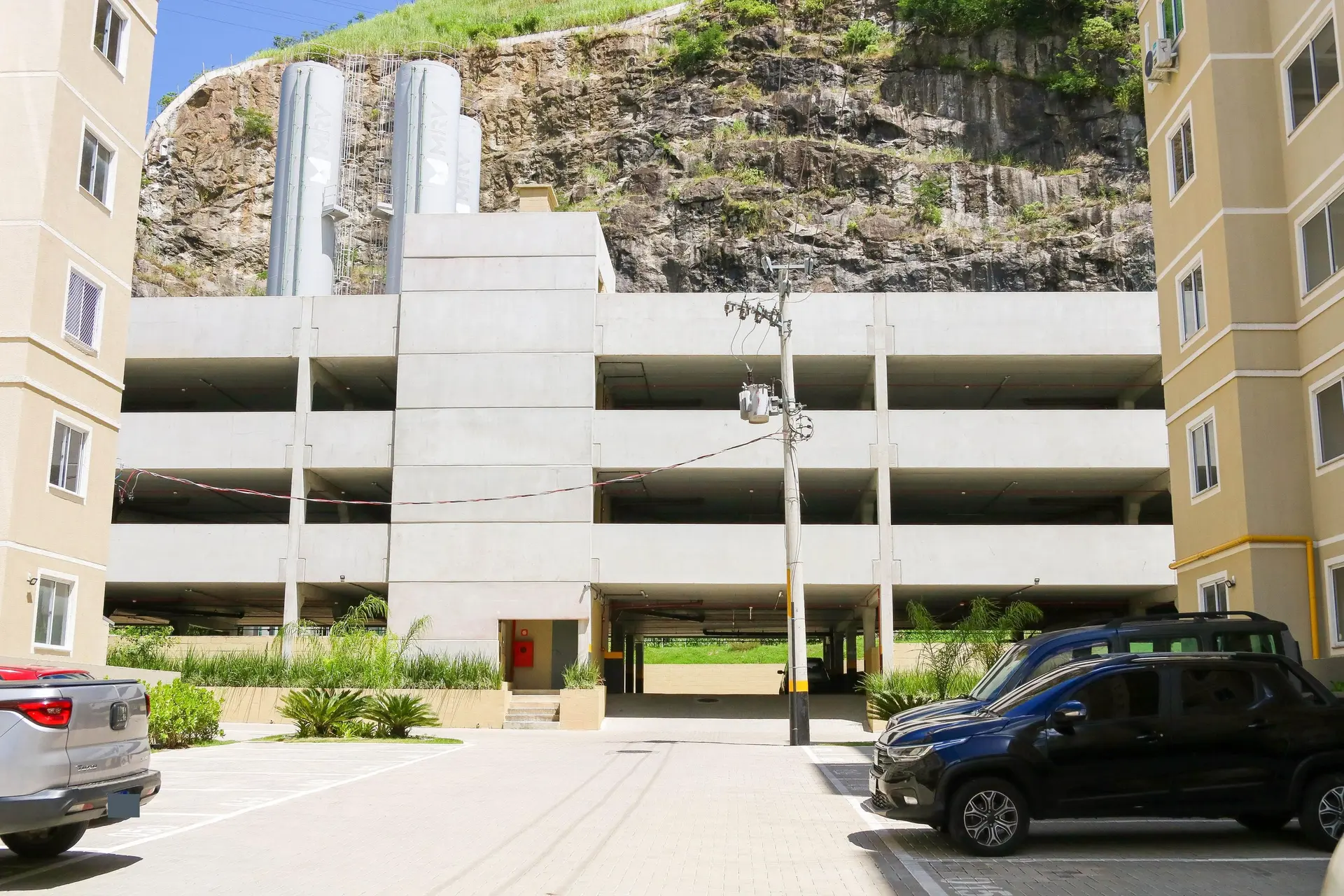 Mountain view in a 2-bedroom apartment, 43 m² — photo 9