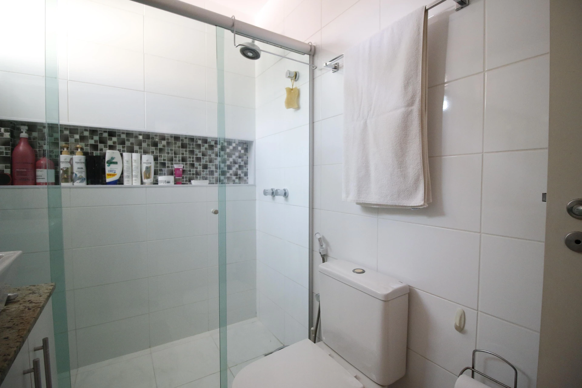 Furnished house, 230 m², with a glass-enclosed balcony — photo 31
