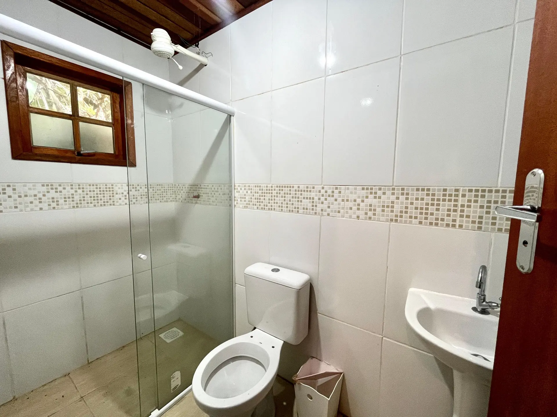 6-bedroom house with a washing machine — photo 34