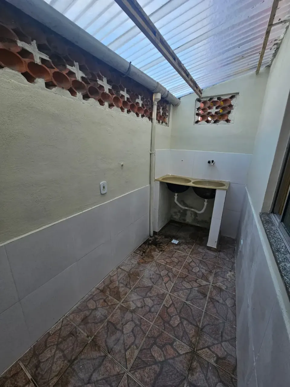 1-bedroom house with 1 bathroom no parking included — photo 6
