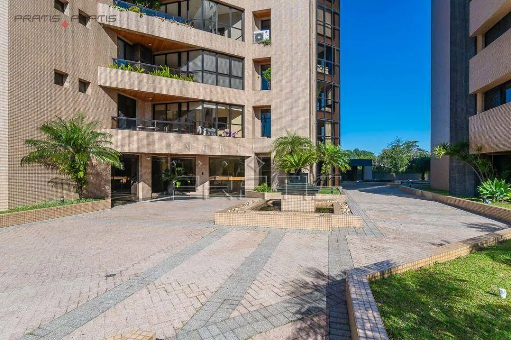 350 m² 3-bedroom apartment with a private BBQ balcony — photo 4