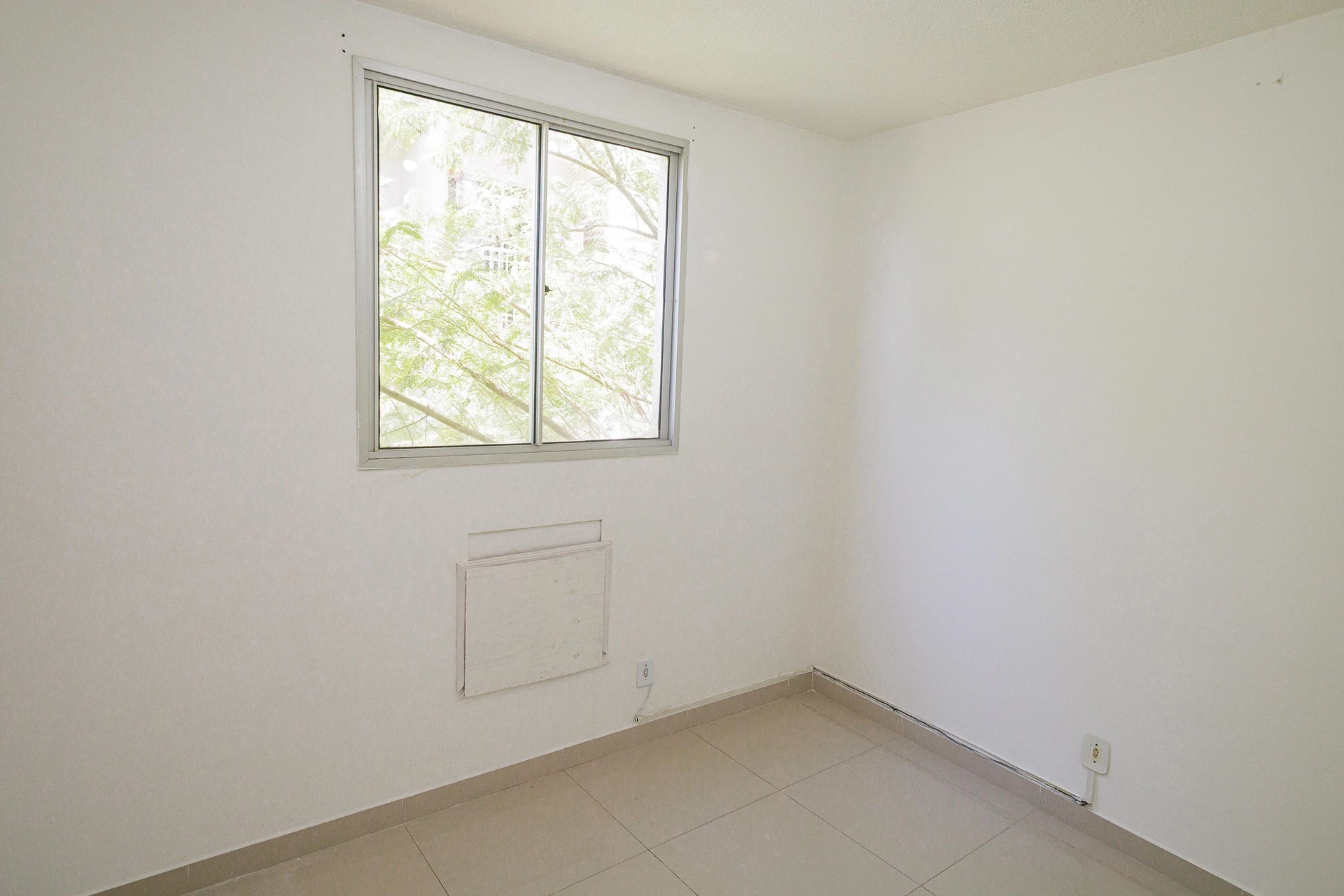 Unfurnished 2-bedroom apartment with 1 bathroom and parking — photo 15