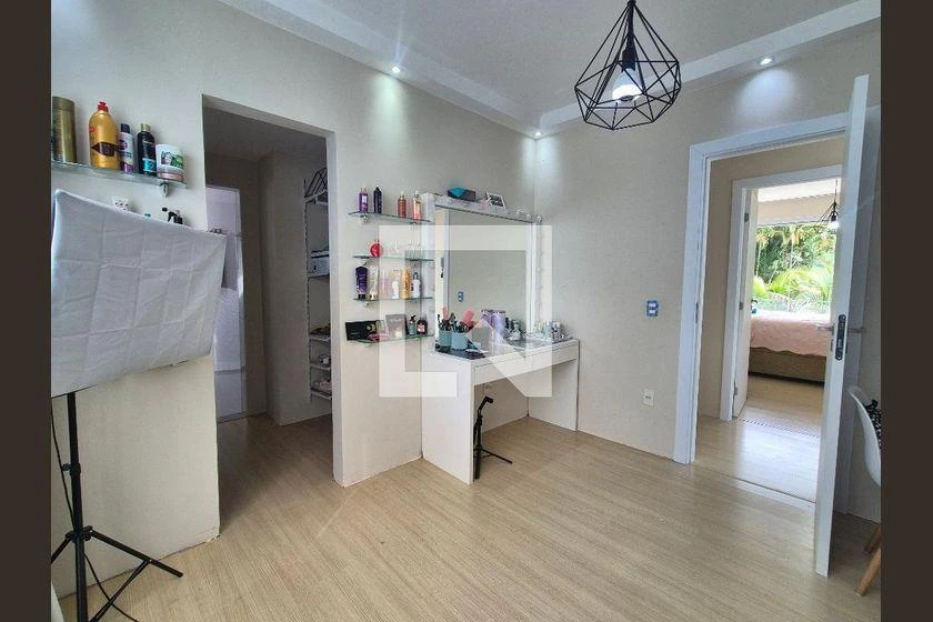 420 m² house with 4 en-suite bedrooms and private garden — photo 37