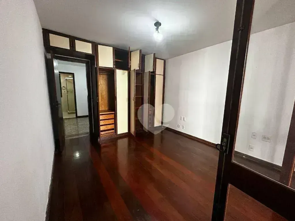 House with 3 bedrooms and 600 m², 4 parking spots — photo 42