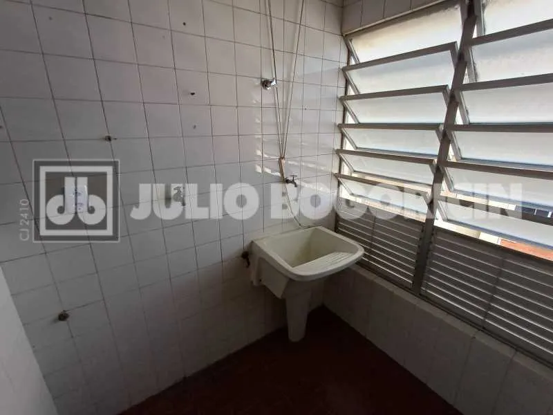 Departamento en piso 2 con ventanales de piso a techo — photo 4