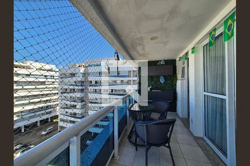 Furnished apartment with 5 bedrooms, balcony and 196 m² — photo 40