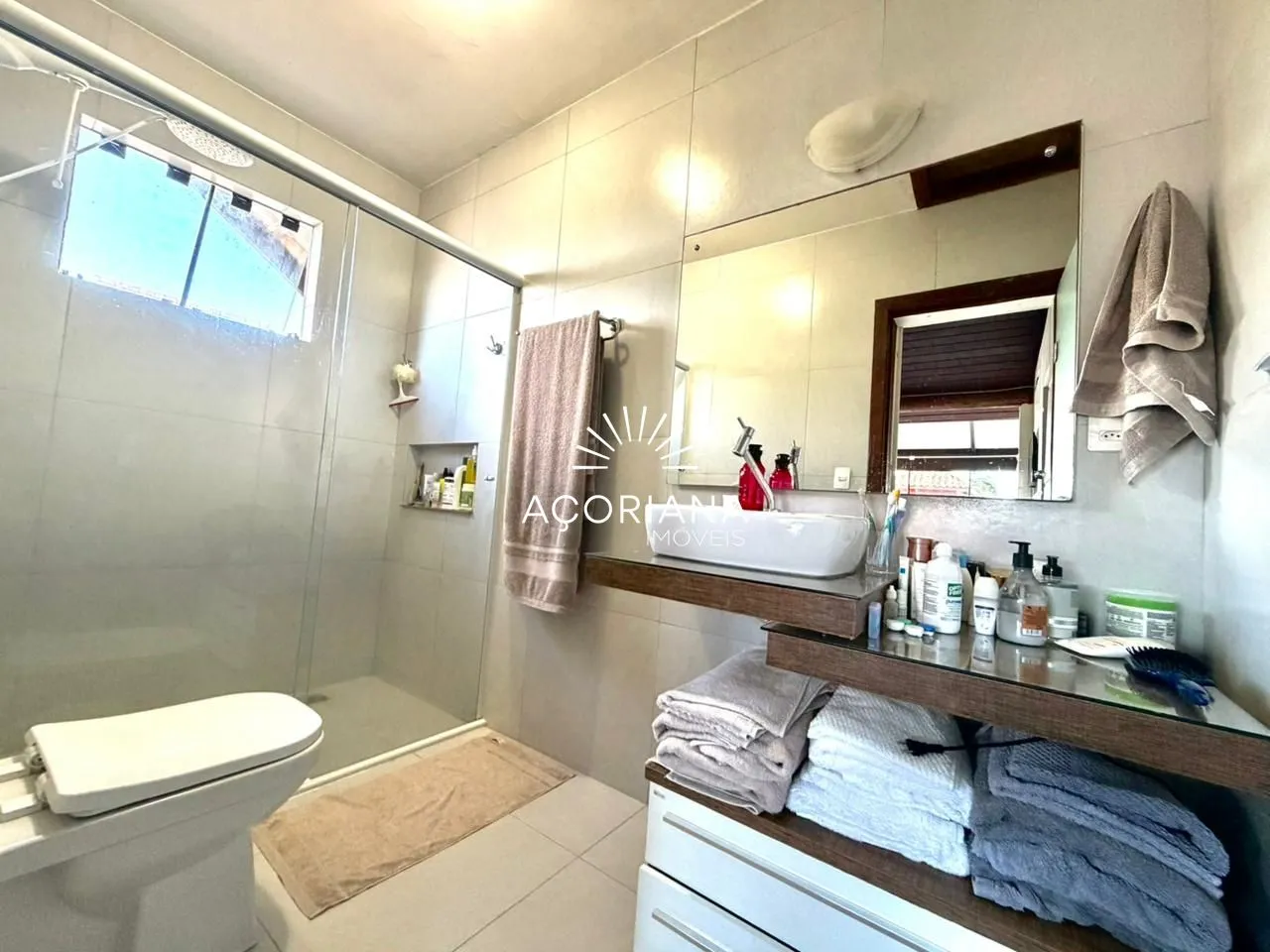 Floor-to-ceiling windows in a 3-bedroom house, 224 m² — photo 19