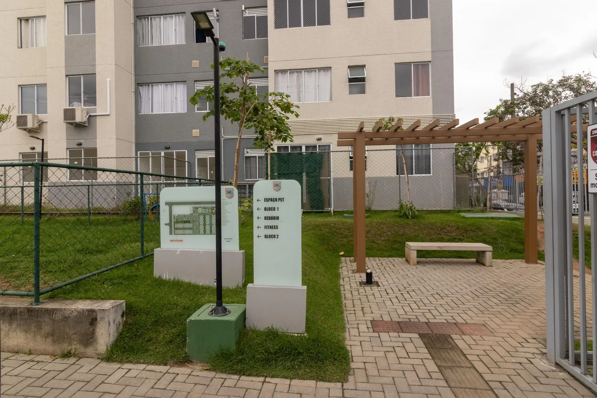 Apartamento com 2 quartos e piscina no condomínio — photo 10