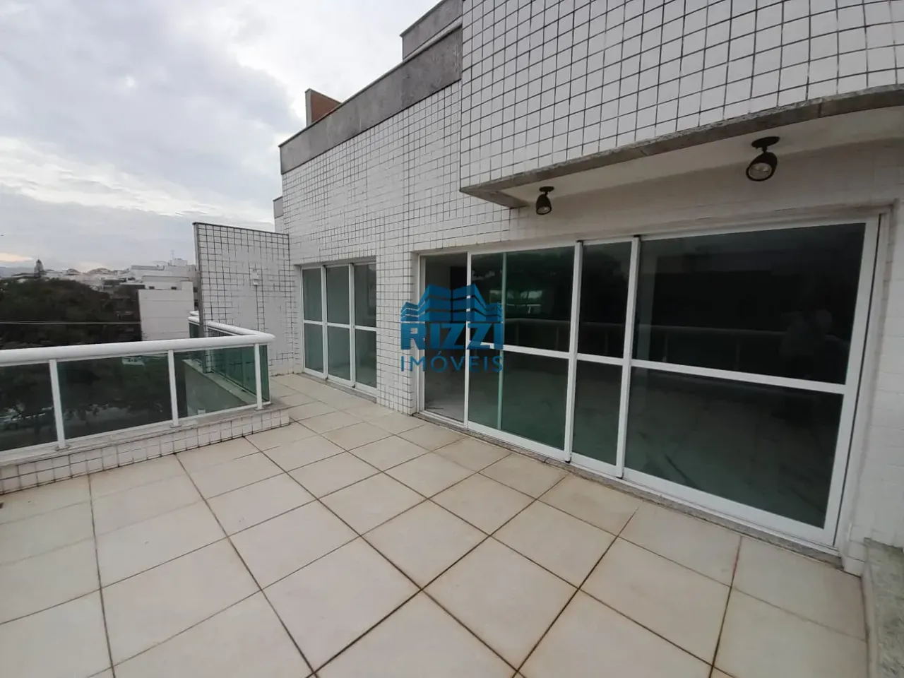 Apartamento com 3 quartos e 5 banheiros com terraço — photo 3