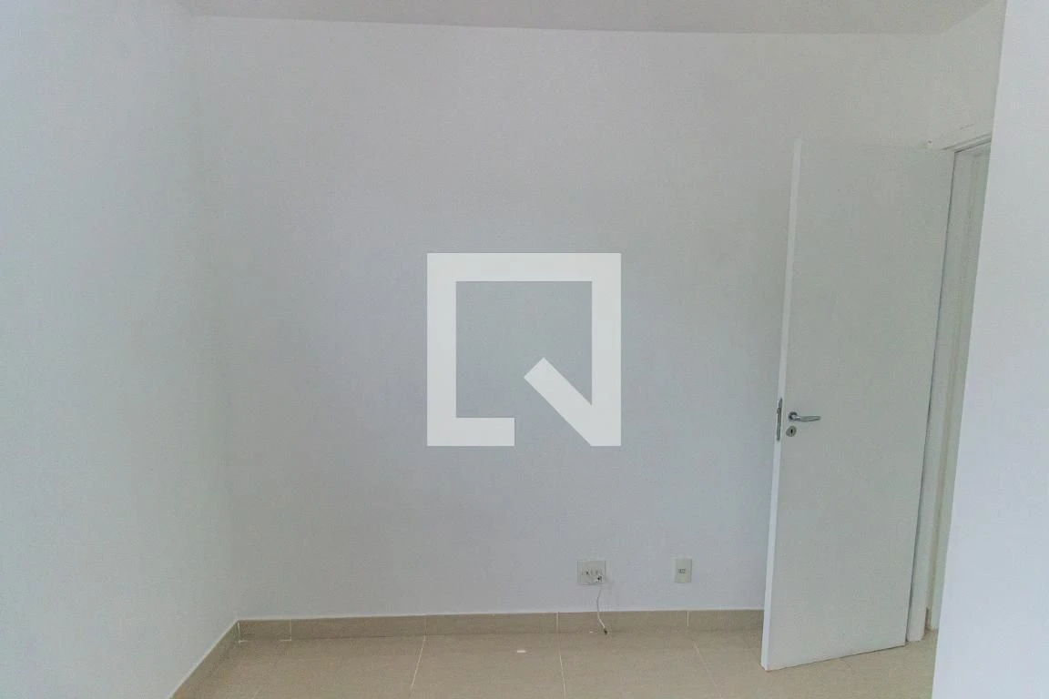 Furnished 2-bedroom apartment with 1 bath and parking — photo 45