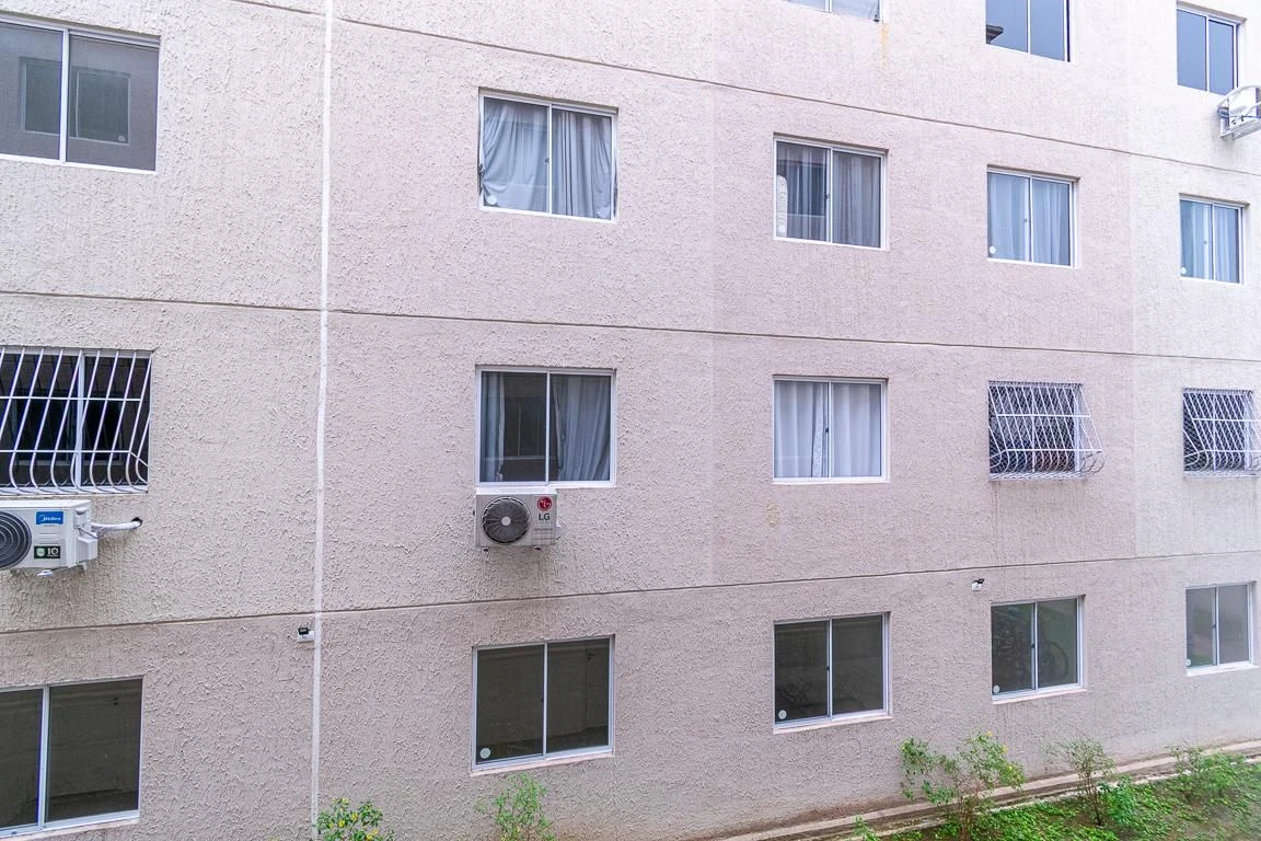 2-bedroom apartment in a building with a gym — photo 4