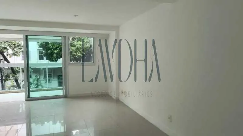 Residential apartment with 4 bedrooms and 4 bathrooms — photo 11