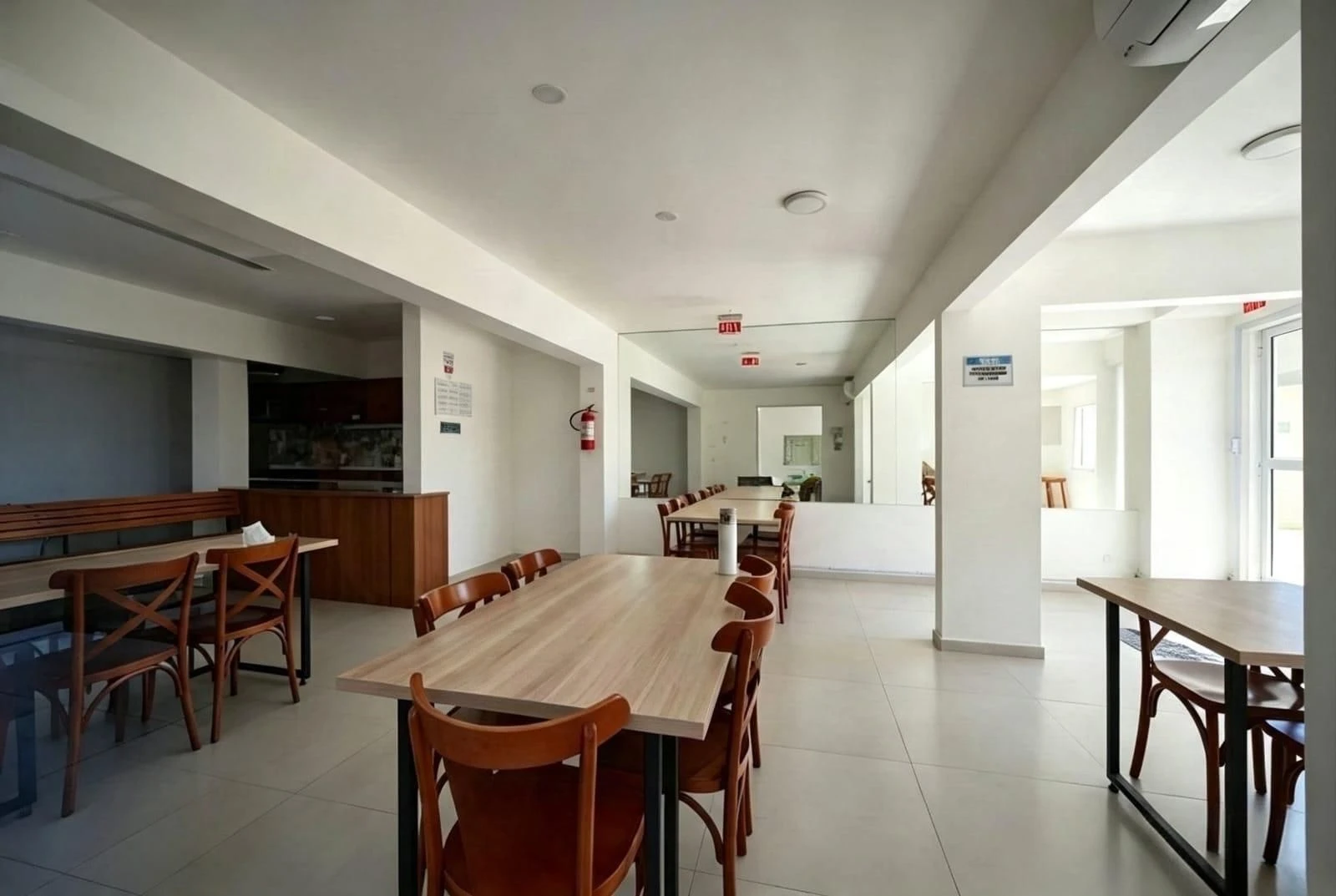 1-bedroom apartment with balcony and mountain view — photo 5