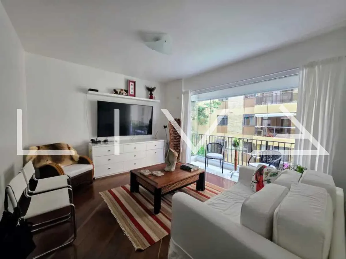 2 quartos e janelas do piso ao teto: apartamento de 76 m²
