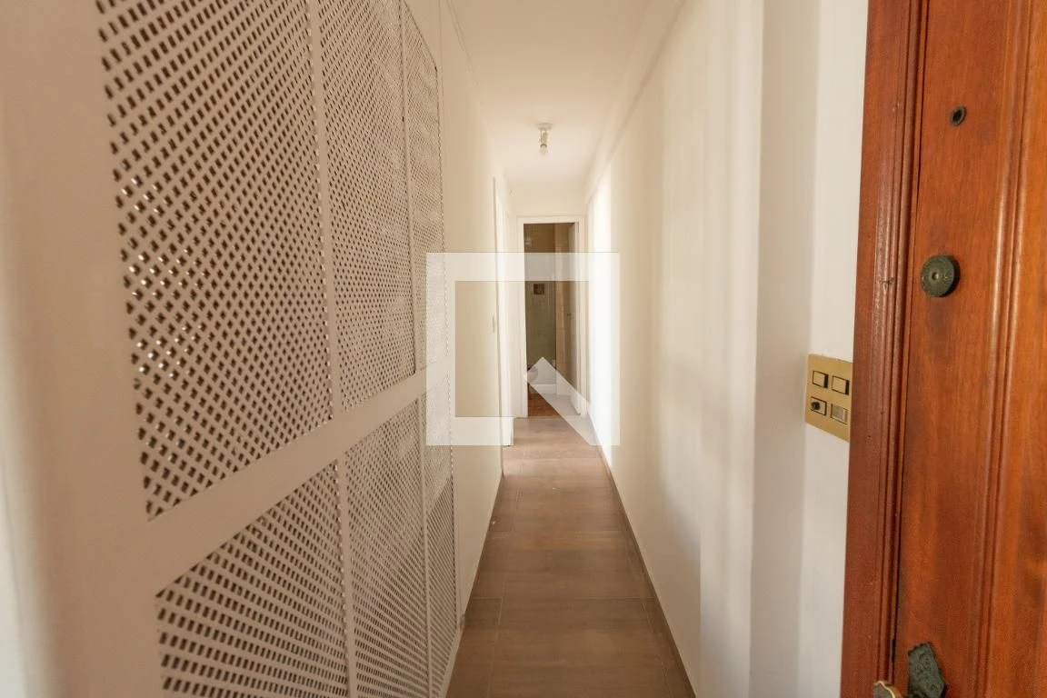 3-bedroom apartment in a building with a gym — photo 34