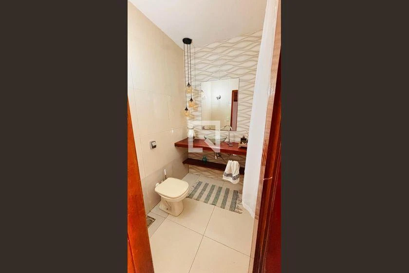 608 m² house with 7 bedrooms and 3 en-suites — photo 40
